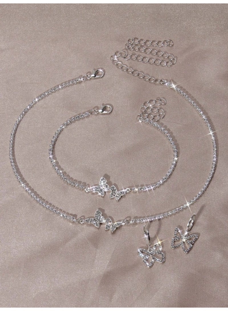 ڤيا مجموعة إكسسورات  فاخرة مكونة من أربع قطع (عقد + أقراط + سوار + قلادة) بتصميم فراشة مرصعة بالراين  الفاخر - Image 1